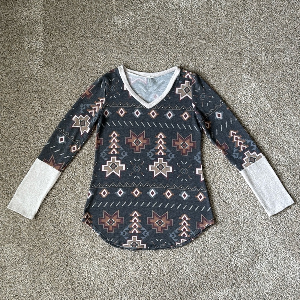 Modern Vintage Geometric Aztec Solid Contrast Top